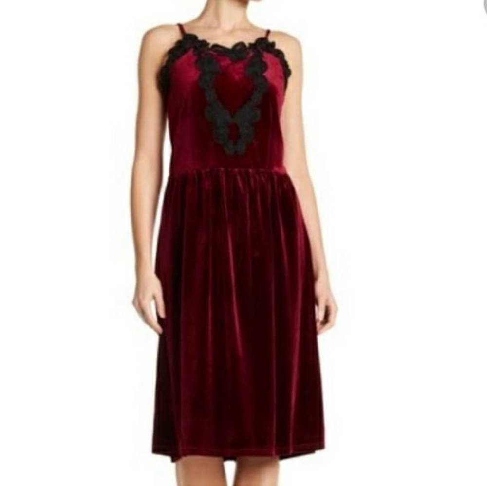 Romeo +Juliet Velvet dress